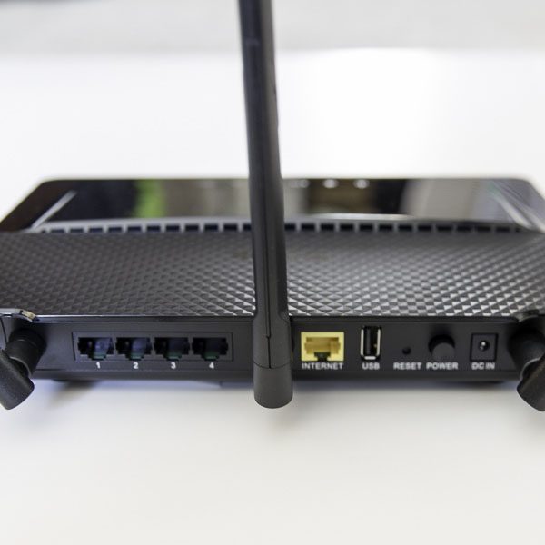 bo-phat-wifi-d-link-dir-880l-dual-band-ac1900-cong-suat-cao