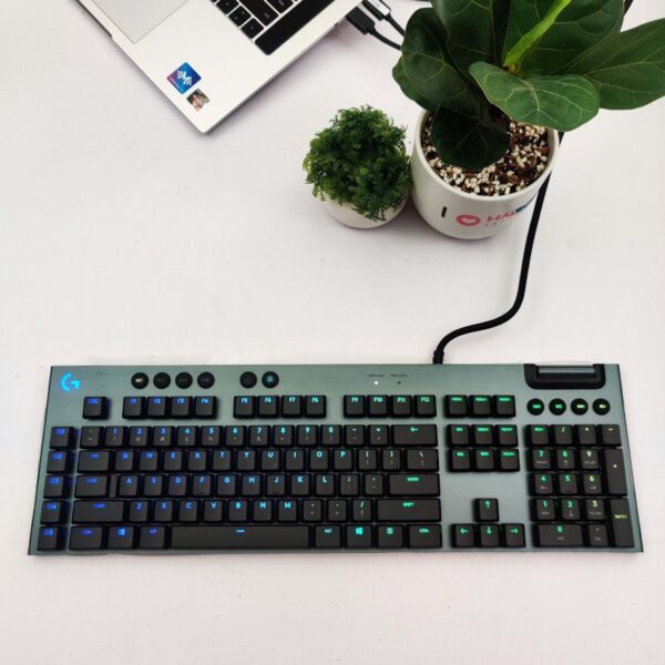 Bàn phím cơ Logitech G813 Lightsync RGB GL Tactile (USB)