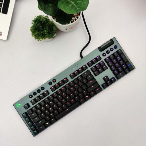 Bàn phím cơ Logitech G813 Lightsync RGB GL Tactile (USB)