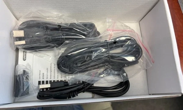 Phụ kiện đi kèm hộp Bộ KVM Unitek V307A — 2 cáp USB-A sang USB-B dài 1.3M, 1 cáp nguồn USB 1M và sách hướng dẫn đa ngôn ngữ chính hãng Unitek