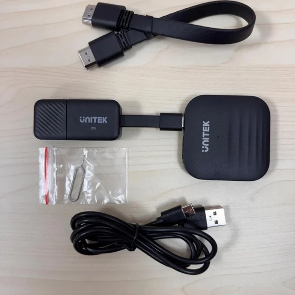 Bộ Truyền HDMI Không Dây 50M Đầu Vào USB-C Unitek V1184A01 7 Phụ kiện trong hộp Unitek V1184A01: RX, TX, cáp HDMI dẹt, cáp USB-A sang USB-C, que reset — ảnh chụp thực tế