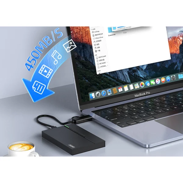 Unitek S240A kết nối MacBook Pro, tốc độ truyền thực tế 450MB/S, đèn LED xanh báo hoạt động