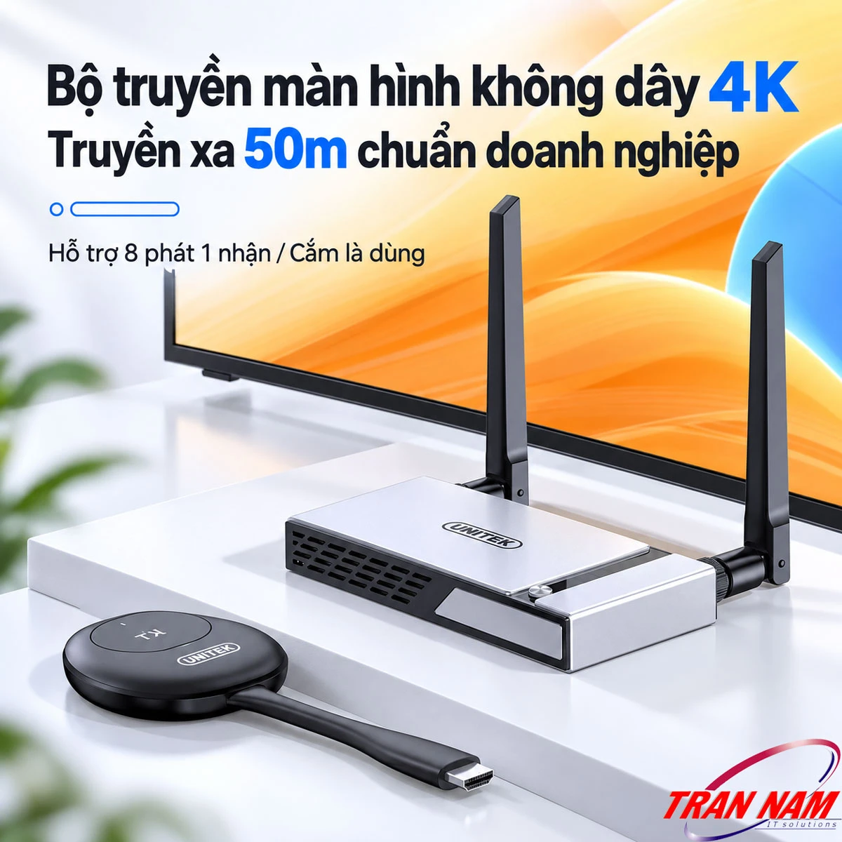 Bộ thu phát Unitek V182A đặt trước TV Bộ nhận 2 ăng-ten đặt trước TV và bộ phát TX đầu HDMI của Unitek V182A trên bàn trắng
